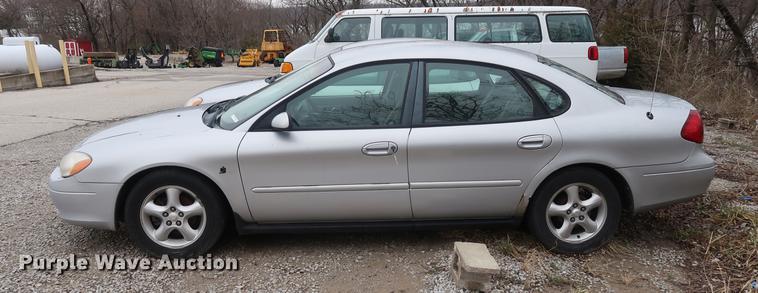 image for item EP9276 2000 Ford Taurus SE