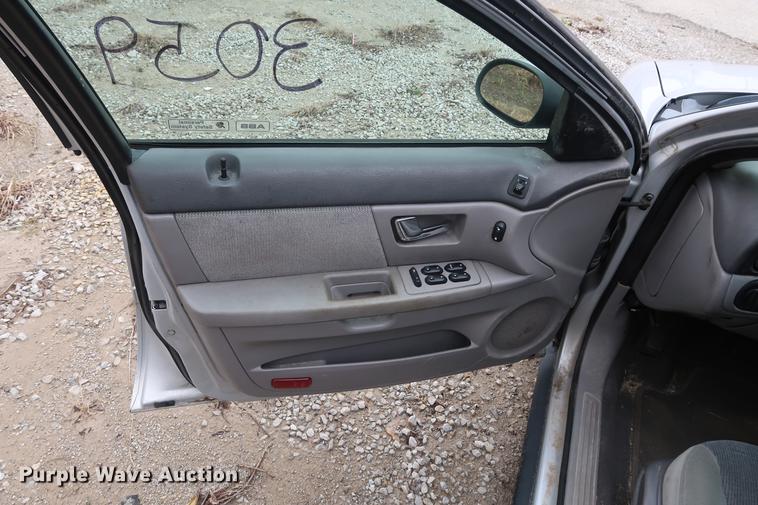 image for item EP9276 2000 Ford Taurus SE