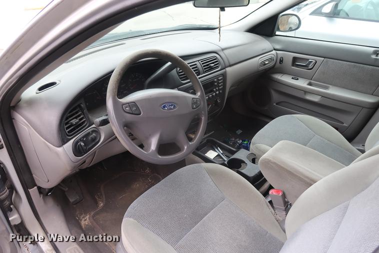 image for item EP9276 2000 Ford Taurus SE