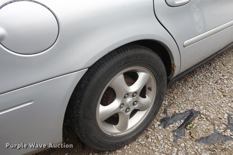 image for item EP9276 2000 Ford Taurus SE