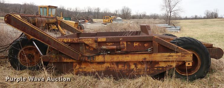 image for item EP9282 1977 Soil Mover scraper