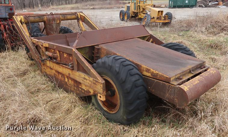 image for item EP9282 1977 Soil Mover scraper