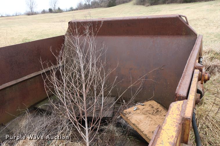 image for item EP9282 1977 Soil Mover scraper