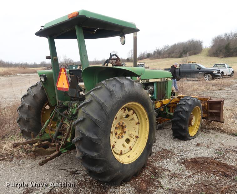 image for item EP9283 John Deere 2350 MFWD tractor