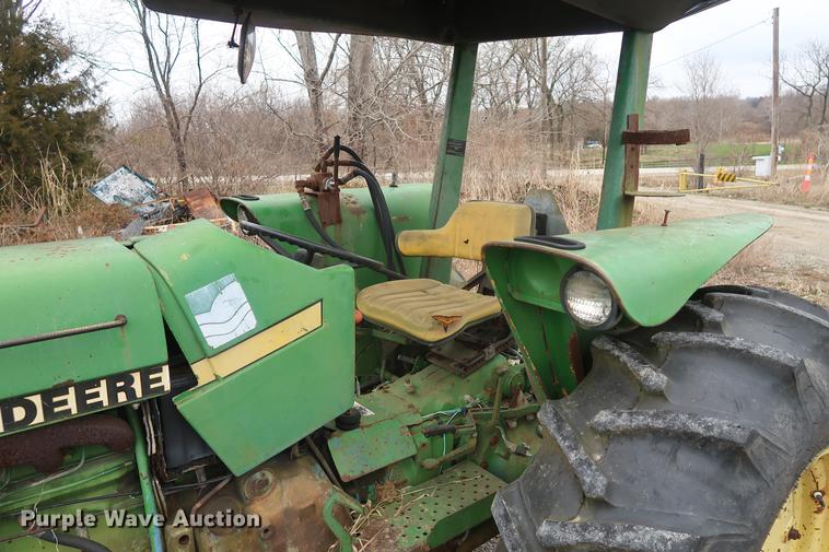 image for item EP9283 John Deere 2350 MFWD tractor