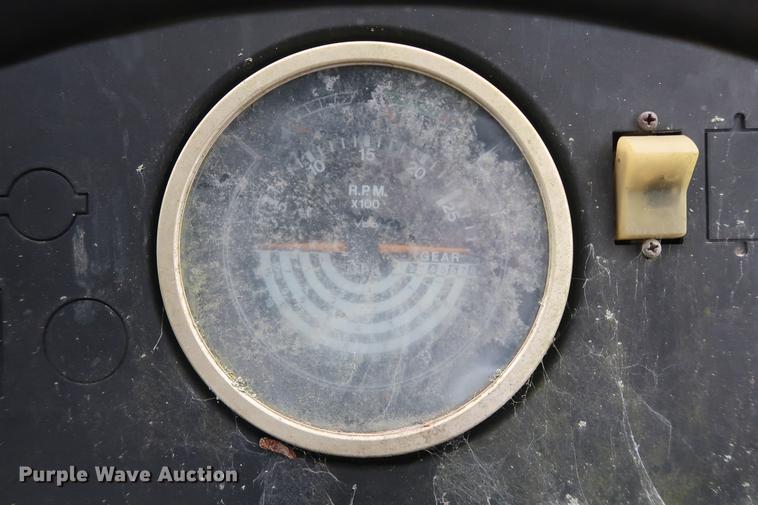 image for item EP9283 John Deere 2350 MFWD tractor