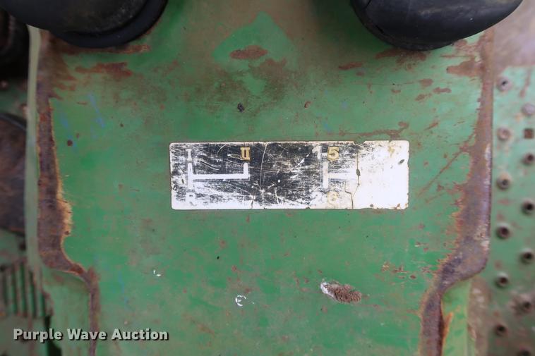 image for item EP9283 John Deere 2350 MFWD tractor