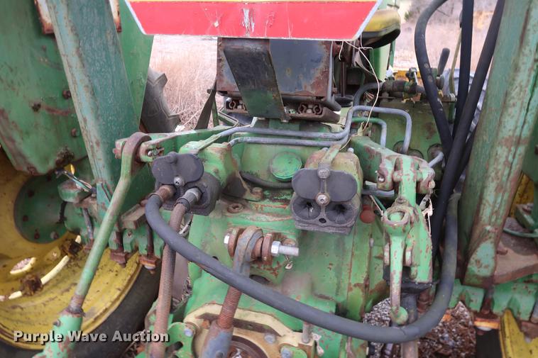 image for item EP9283 John Deere 2350 MFWD tractor