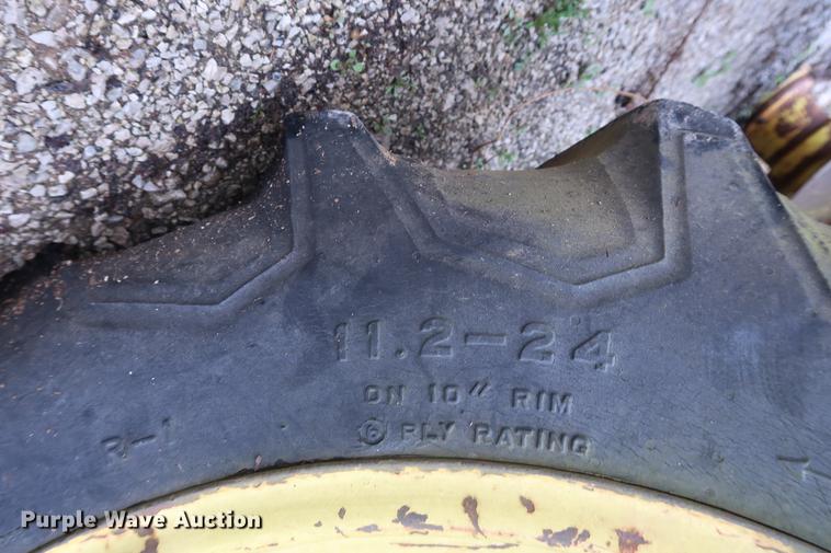 image for item EP9283 John Deere 2350 MFWD tractor