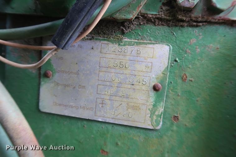 image for item EP9283 John Deere 2350 MFWD tractor