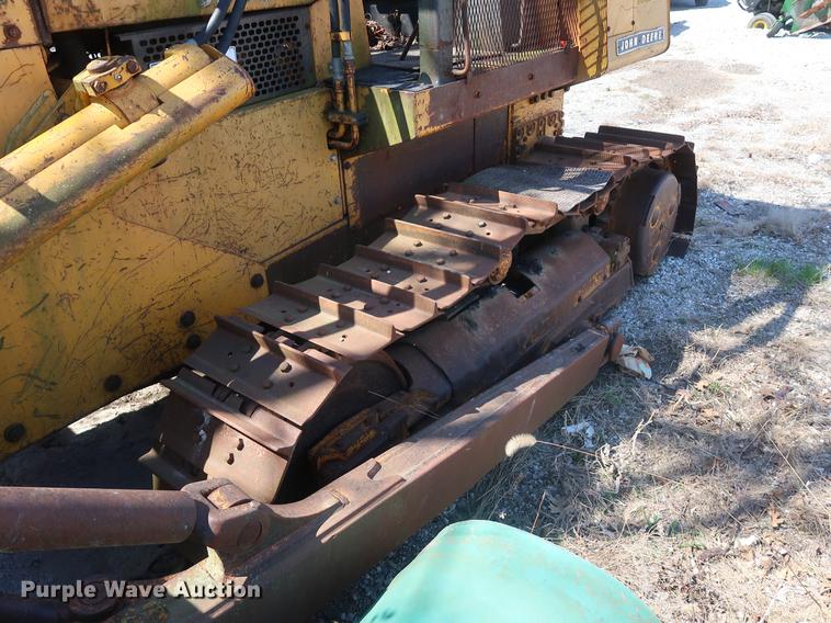 image for item EP9318 1977 John Deere 750 dozer