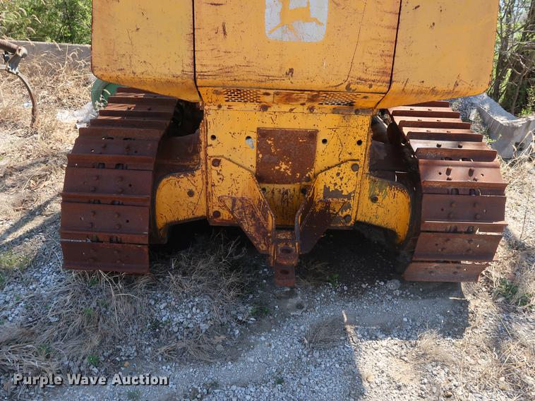 image for item EP9318 1977 John Deere 750 dozer