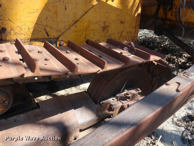 image for item EP9318 1977 John Deere 750 dozer