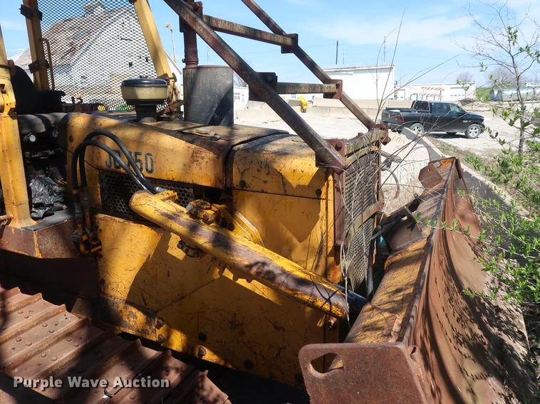 image for item EP9318 1977 John Deere 750 dozer