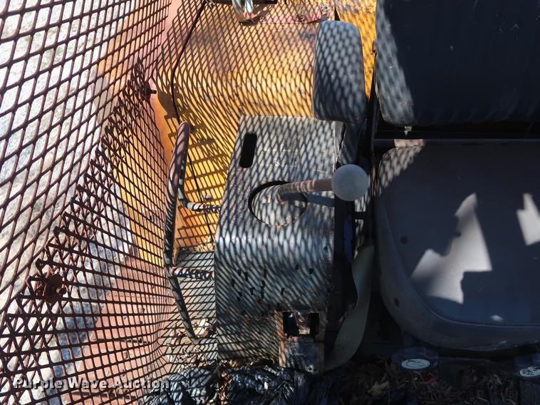 image for item EP9318 1977 John Deere 750 dozer