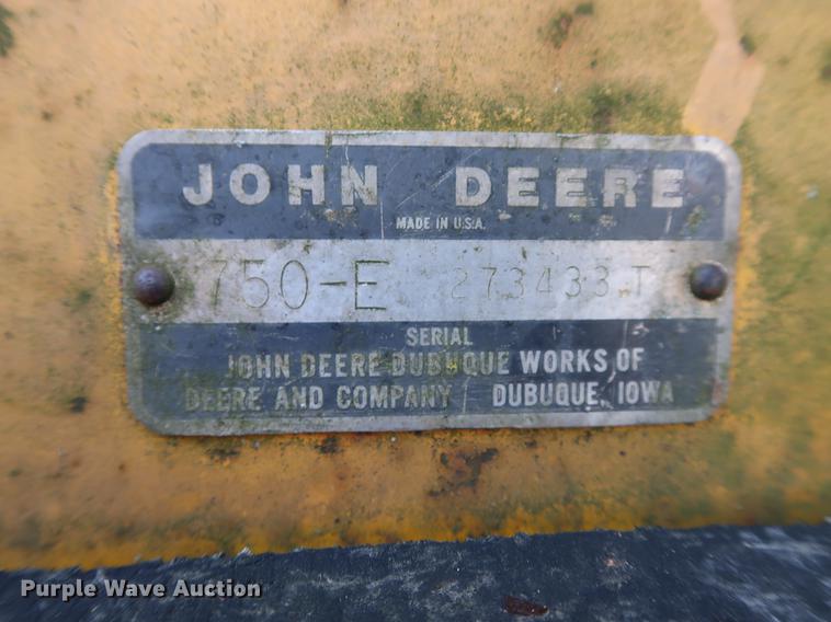 image for item EP9318 1977 John Deere 750 dozer