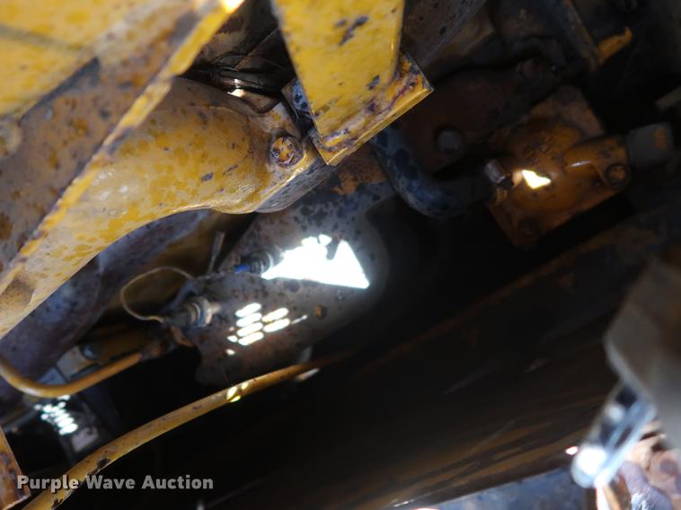 image for item EP9318 1977 John Deere 750 dozer