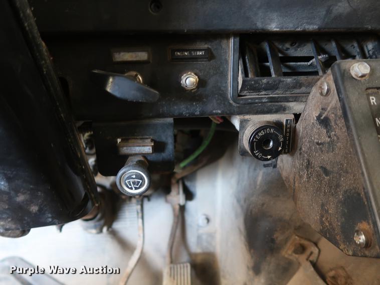 image for item EP9321 1997 International 4900 construction truck