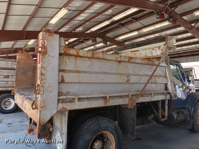 image for item EP9321 1997 International 4900 construction truck