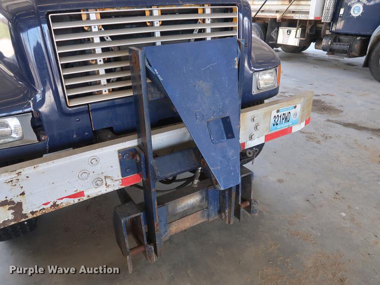 image for item EP9321 1997 International 4900 construction truck