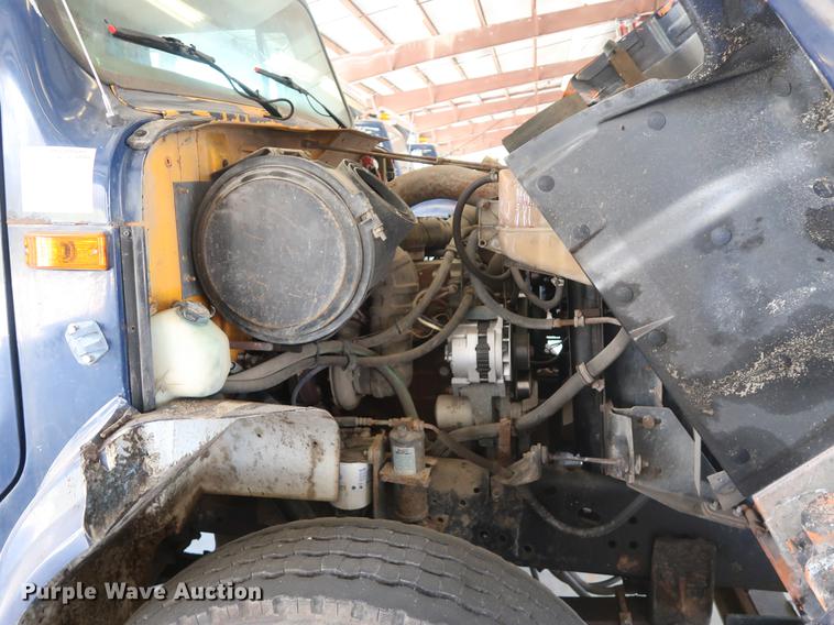 image for item EP9321 1997 International 4900 construction truck