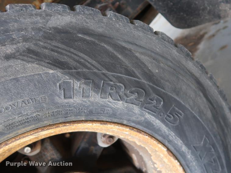 image for item EP9321 1997 International 4900 construction truck