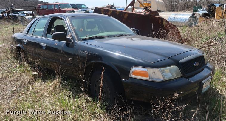 image for item EP9326 2003 Ford Crown Victoria Police Interceptor