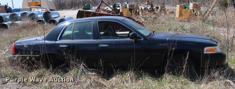 image for item EP9326 2003 Ford Crown Victoria Police Interceptor