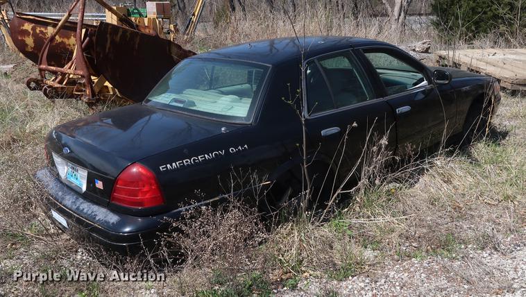 image for item EP9326 2003 Ford Crown Victoria Police Interceptor