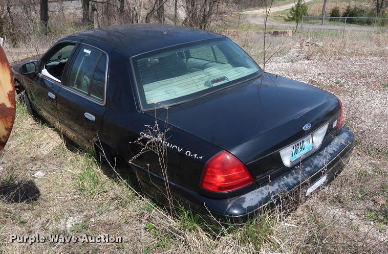 image for item EP9326 2003 Ford Crown Victoria Police Interceptor