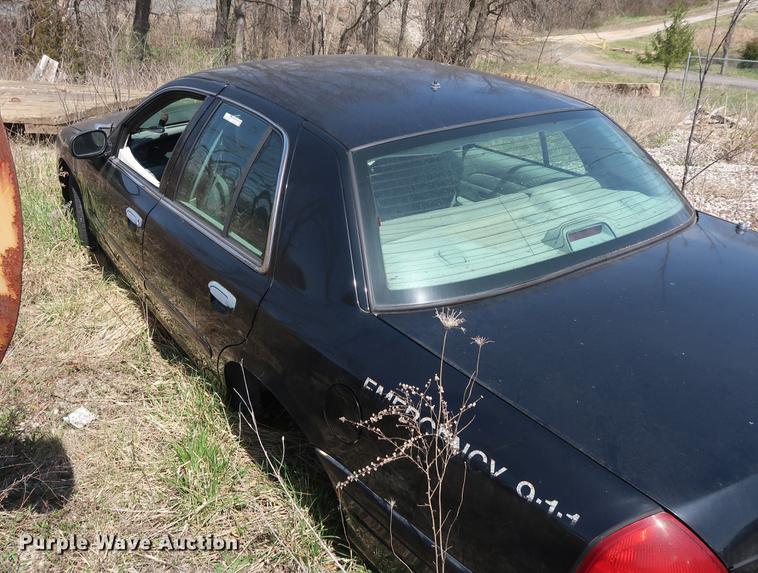image for item EP9326 2003 Ford Crown Victoria Police Interceptor
