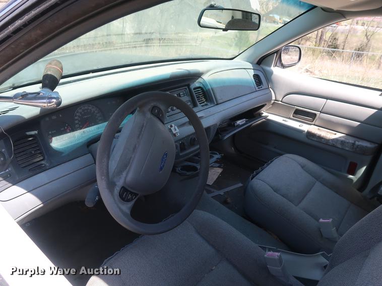 image for item EP9326 2003 Ford Crown Victoria Police Interceptor