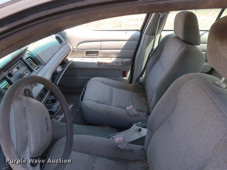 image for item EP9326 2003 Ford Crown Victoria Police Interceptor