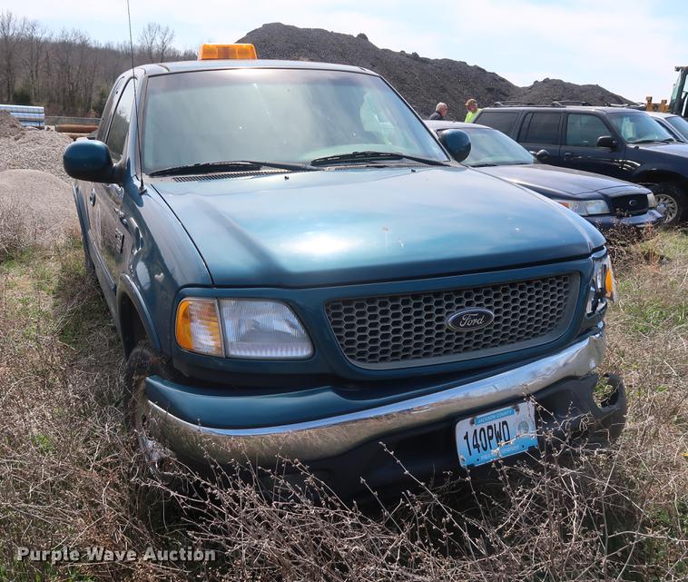 image for item EP9327 2001 Ford F150 SuperCab pickup truck