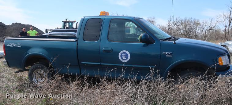 image for item EP9327 2001 Ford F150 SuperCab pickup truck