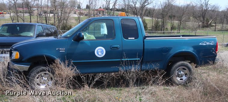 image for item EP9327 2001 Ford F150 SuperCab pickup truck