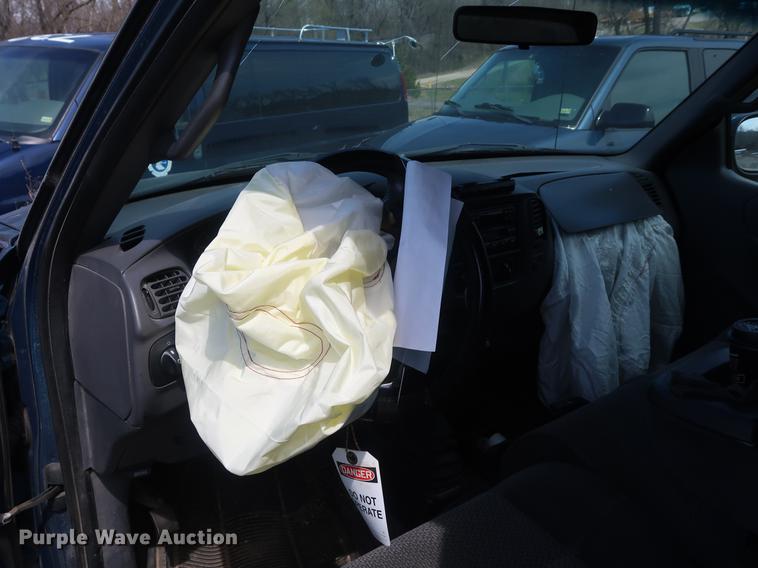 image for item EP9327 2001 Ford F150 SuperCab pickup truck