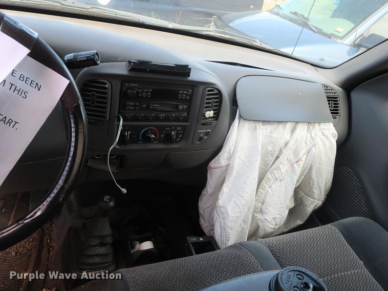 image for item EP9327 2001 Ford F150 SuperCab pickup truck