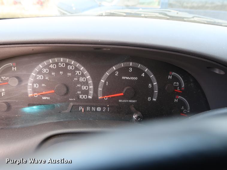 image for item EP9327 2001 Ford F150 SuperCab pickup truck