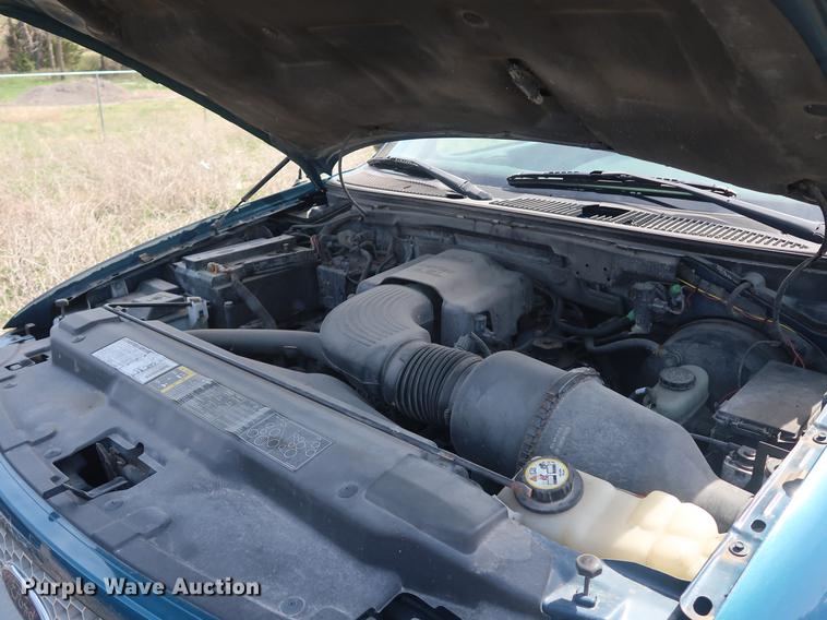 image for item EP9327 2001 Ford F150 SuperCab pickup truck