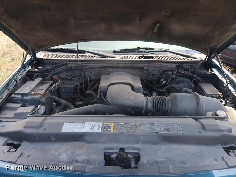 image for item EP9327 2001 Ford F150 SuperCab pickup truck