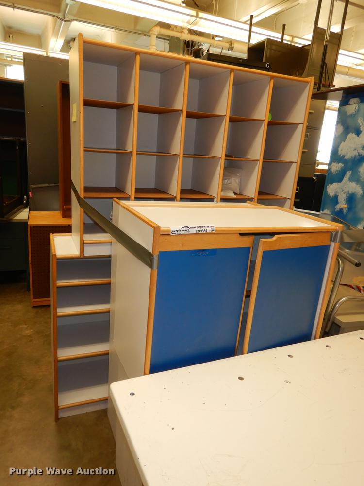 Furniture in Kansas City, KS Item EQ9886 sold Purple Wave