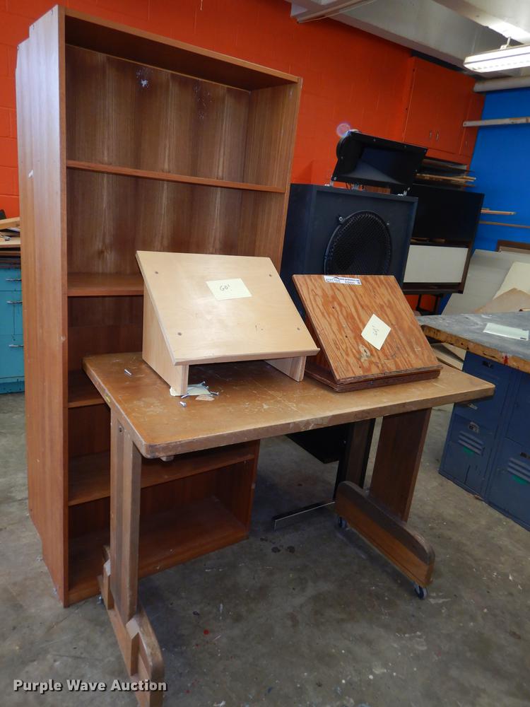 Furniture in Kansas City, KS Item EQ9893 sold Purple Wave