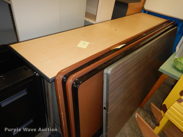 Furniture in Kansas City, KS Item EQ9895 sold Purple Wave