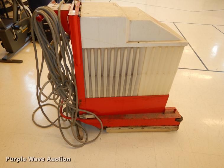 image for item EQ9938 Dayton 3Z667 floor scrubber