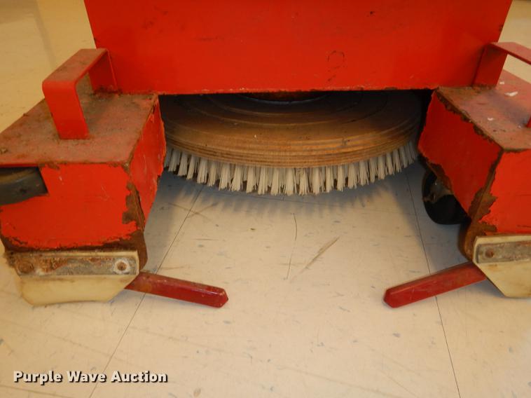 image for item EQ9938 Dayton 3Z667 floor scrubber
