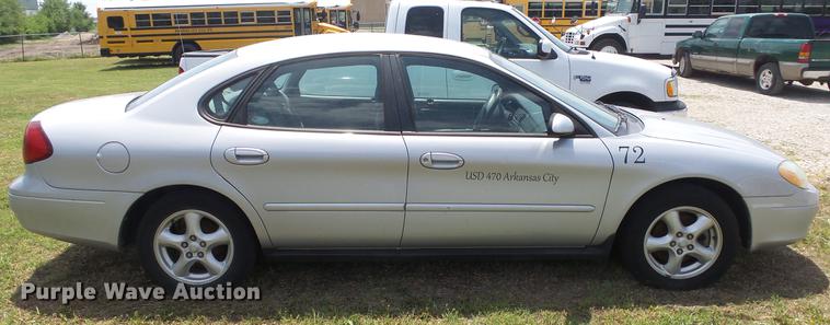 image for item EX9213 2003 Ford Taurus