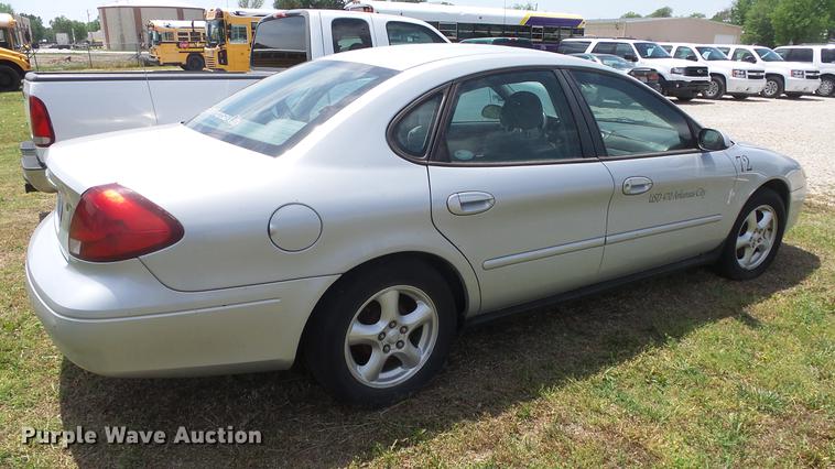 image for item EX9213 2003 Ford Taurus