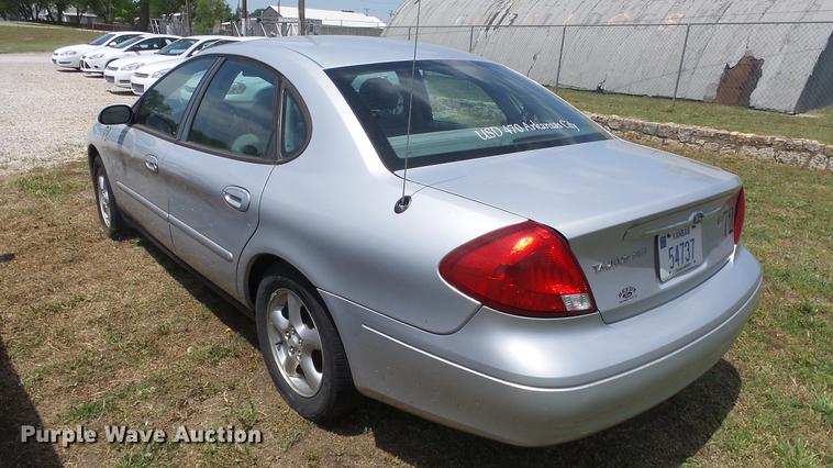 image for item EX9213 2003 Ford Taurus
