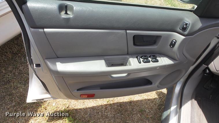 image for item EX9213 2003 Ford Taurus